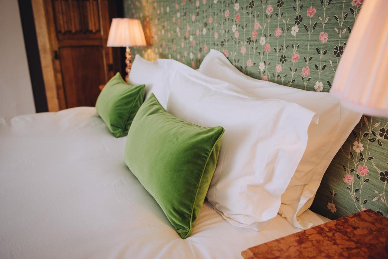 The Drummond At Albury Guildford Eksteriør billede