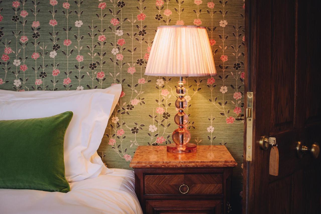 The Drummond At Albury Guildford Eksteriør billede